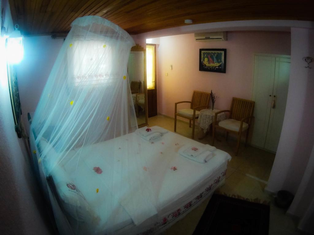 Antik Motel Алачати Экстерьер фото