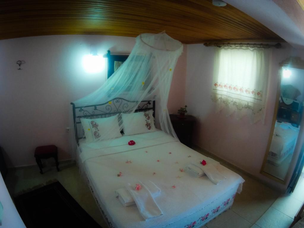 Antik Motel Алачати Экстерьер фото