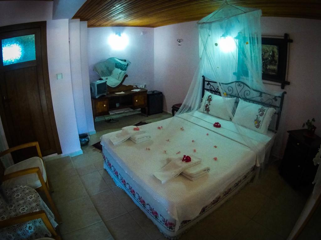 Antik Motel Алачати Экстерьер фото